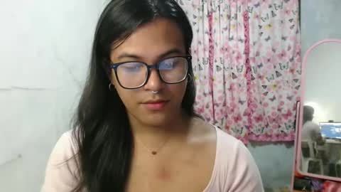 Ellez online show from April 12, 7:52 pm