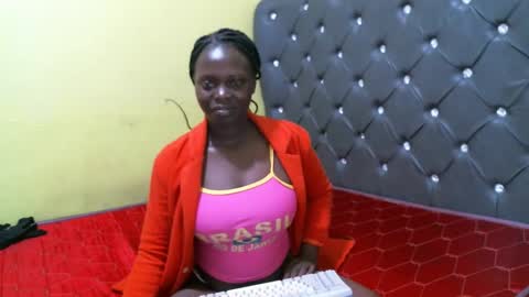 Brenda and Niffa online show from December 6, 8:05 am