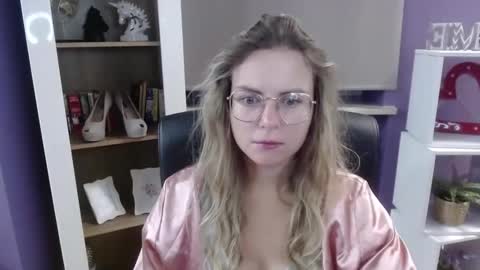 Snapshot of blackrosezoey chatting on September 26, 4:27 am Z O E Y online show from September 26, 4:27 am