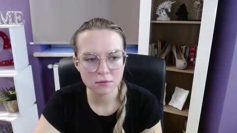 Snapshot of blackrosezoey chatting on November 13, 6:23 am Z O E Y online show from November 13, 6:23 am