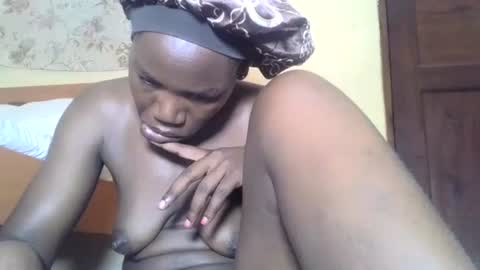 Snapshot of blacksexygal chatting on March 1, 10:55 am SARAH online show from March 1, 10:55 am