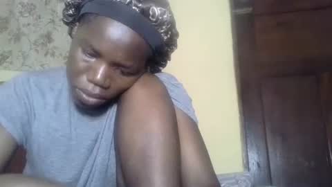 Snapshot of blacksexygal chatting on March 4, 11:11 pm SARAH online show from March 4, 11:11 pm