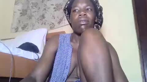 Snapshot of blacksexygal chatting on March 7, 5:08 am SARAH online show from March 7, 5:08 am