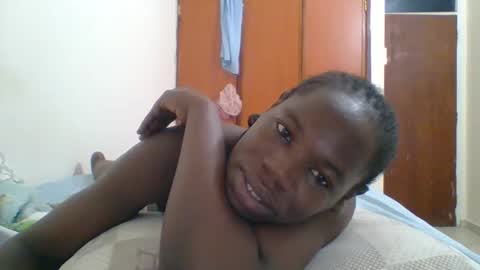 Snapshot of blacksexygal chatting on September 20, 7:15 pm SARAH online show from September 20, 7:15 pm