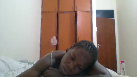 Snapshot of blacksexygal chatting on September 21, 10:33 pm SARAH online show from September 21, 10:33 pm