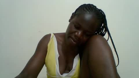Snapshot of blacksexygal chatting on October 26, 7:36 am SARAH online show from October 26, 7:36 am