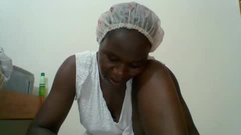 Snapshot of blacksexygal chatting on October 28, 8:29 am SARAH online show from October 28, 8:29 am