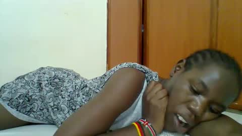 Snapshot of blacksexygal chatting on November 25, 9:37 pm SARAH online show from November 25, 9:37 pm