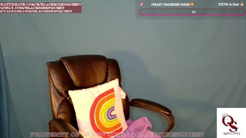 Queen Siren online show from July 5, 1:56 am
