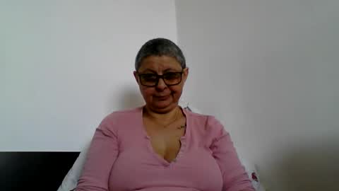 Snapshot of blackwidow05 chatting on April 17, 10:29 am Black Widow online show from April 17, 10:29 am