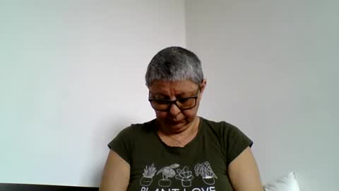 Snapshot of blackwidow05 chatting on April 29, 10:08 am Black Widow online show from April 29, 10:08 am