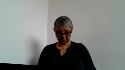Snapshot of blackwidow05 chatting on April 30, 8:20 am Black Widow online show from April 30, 8:20 am