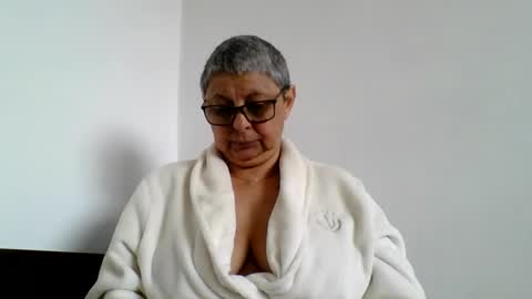 Snapshot of blackwidow05 chatting on May 2, 9:47 am Black Widow online show from May 2, 9:47 am