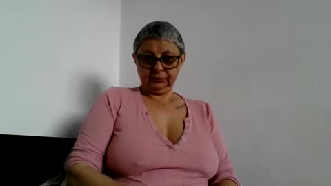 Snapshot of blackwidow05 chatting on May 10, 10:20 am Black Widow online show from May 10, 10:20 am