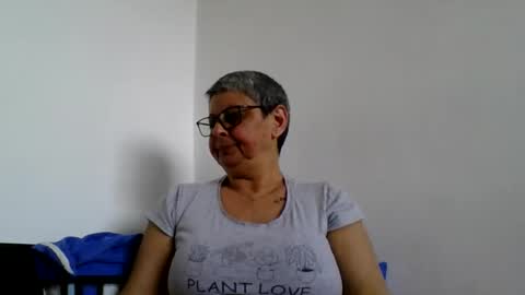 Snapshot of blackwidow05 chatting on May 12, 10:01 am Black Widow online show from May 12, 10:01 am