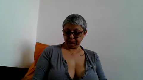 Snapshot of blackwidow05 chatting on May 14, 12:45 pm Black Widow online show from May 14, 12:45 pm