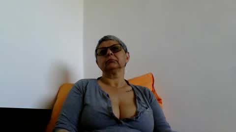 Snapshot of blackwidow05 chatting on May 16, 12:04 pm Black Widow online show from May 16, 12:04 pm