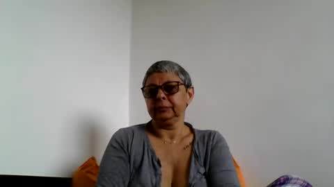 Snapshot of blackwidow05 chatting on May 17, 9:17 am Black Widow online show from May 17, 9:17 am