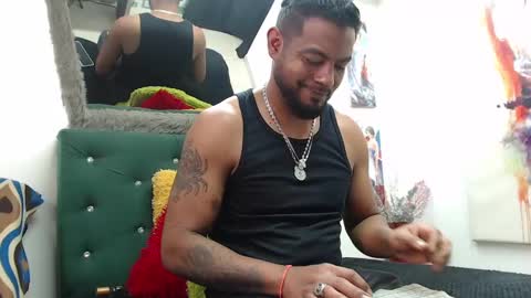 Snapshot of blade_foxx chatting on January 2, 6:23 pm Richard online show from January 2, 6:23 pm