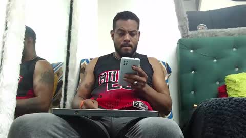 Snapshot of blade_foxx chatting on January 6, 6:25 am Richard online show from January 6, 6:25 am