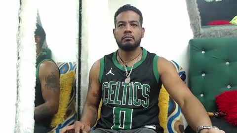 Snapshot of blade_foxx chatting on January 6, 11:52 pm Richard online show from January 6, 11:52 pm