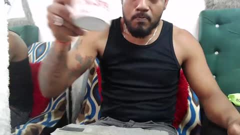 Snapshot of blade_foxx chatting on January 11, 12:29 pm Richard online show from January 11, 12:29 pm