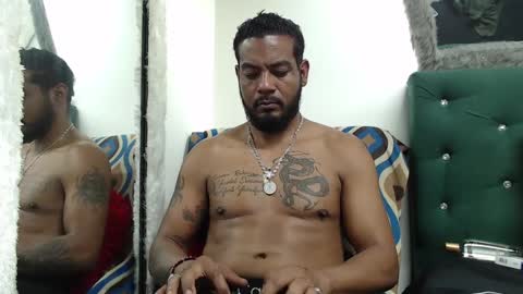 Snapshot of blade_foxx chatting on January 22, 12:27 am Richard online show from January 22, 12:27 am