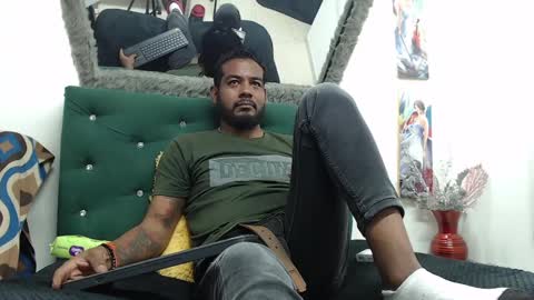 Snapshot of blade_foxx chatting on January 22, 6:31 am Richard online show from January 22, 6:31 am