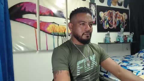 Snapshot of blade_foxx chatting on January 25, 3:19 am Richard online show from January 25, 3:19 am