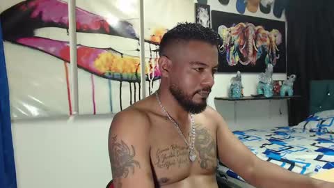 Snapshot of blade_foxx chatting on January 25, 6:23 am Richard online show from January 25, 6:23 am