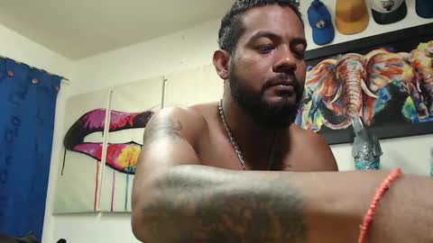 Snapshot of blade_foxx chatting on February 20, 8:50 am Richard online show from February 20, 8:50 am