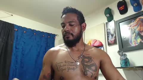 Snapshot of blade_foxx chatting on March 1, 5:09 am Richard online show from March 1, 5:09 am