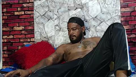 Snapshot of blade_foxx chatting on February 23, 4:10 am Richard online show from February 23, 4:10 am