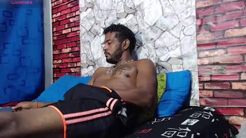 Snapshot of blade_foxx chatting on March 11, 12:55 pm Richard online show from March 11, 12:55 pm