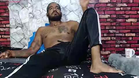 Snapshot of blade_foxx chatting on April 6, 6:14 am Richard online show from April 6, 6:14 am