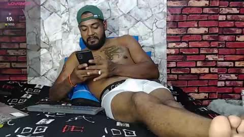 Snapshot of blade_foxx chatting on April 7, 2:45 am Richard online show from April 7, 2:45 am