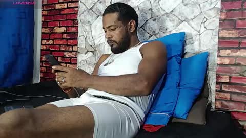 Snapshot of blade_foxx chatting on April 15, 2:07 am Richard online show from April 15, 2:07 am