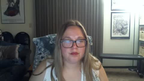 Snapshot of bladesizzo3111 chatting on May 6, 7:35 am bladesizzo3111 online show from May 6, 7:35 am