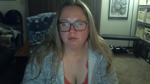 Snapshot of bladesizzo3111 chatting on May 18, 6:30 am bladesizzo3111 online show from May 18, 6:30 am