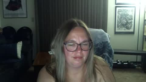 Snapshot of bladesizzo3111 chatting on June 10, 6:23 am bladesizzo3111 online show from June 10, 6:23 am