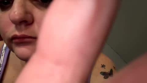 Snapshot of blah061 chatting on February 21, 3:29 am blah061 online show from February 21, 3:29 am