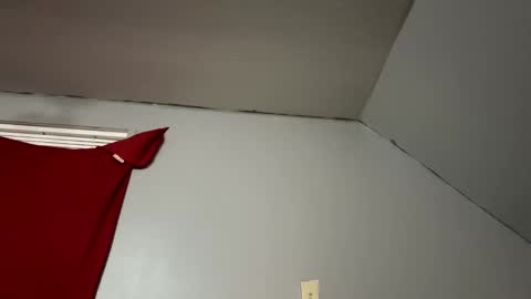 Snapshot of blah061 chatting on February 26, 1:37 am blah061 online show from February 26, 1:37 am