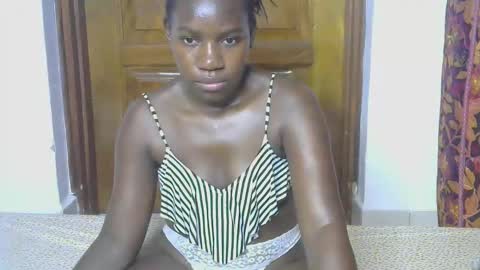 VIVIAN online show from November 28, 8:17 am