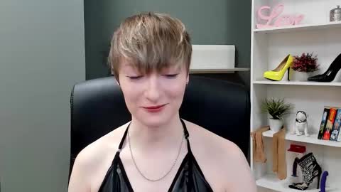 Snapshot of blair_erotic chatting on October 17, 6:49 am Blair online show from October 17, 6:49 am