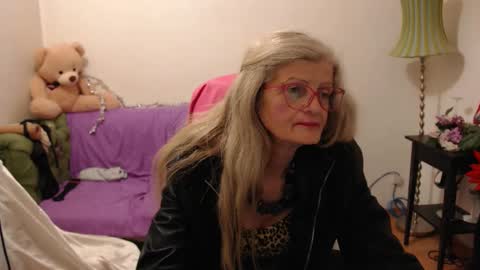 Snapshot of blairfort chatting on December 5, 3:04 am blairfort online show from December 5, 3:04 am