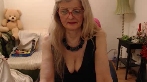 Snapshot of blairfort chatting on January 27, 8:40 am blairfort online show from January 27, 8:40 am