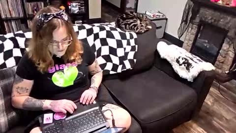 Snapshot of blairxskylar chatting on March 16, 2:54 pm blairxskylar online show from March 16, 2:54 pm