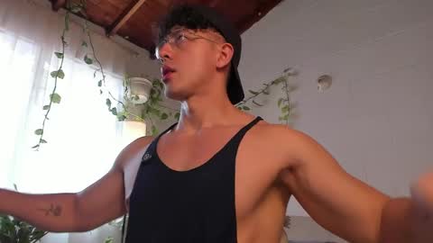 Blake Levi  Independent Model online show from May 25, 6:58 pm