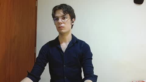 Snapshot of blakeshatter chatting on December 4, 6:11 am blakeshatter online show from December 4, 6:11 am