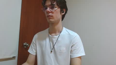 Snapshot of blakeshatter chatting on January 3, 1:27 am blakeshatter online show from January 3, 1:27 am